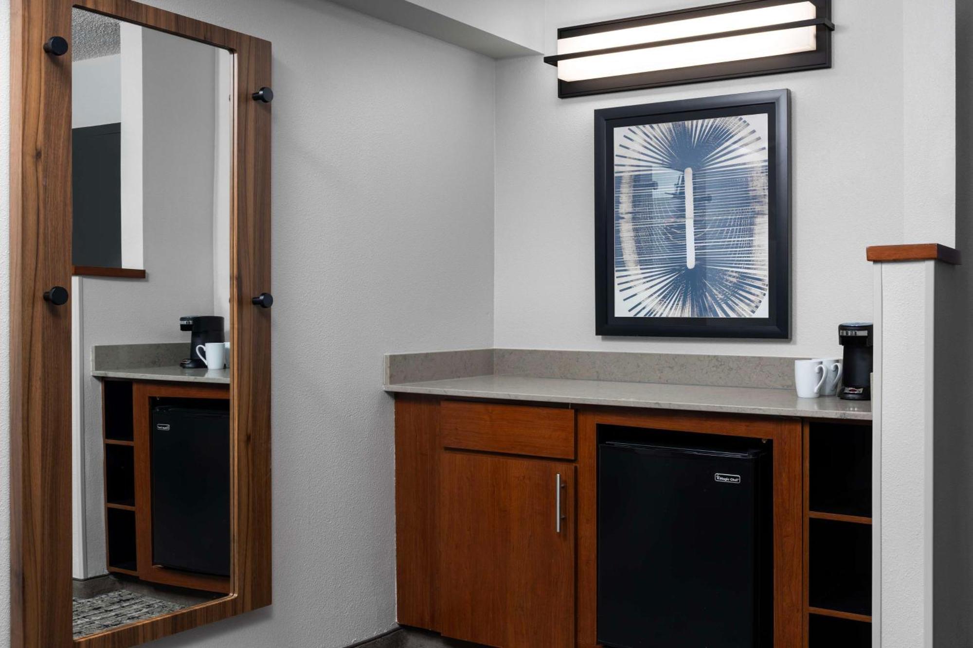 Hyatt Place Detroit/Ютика Экстерьер фото