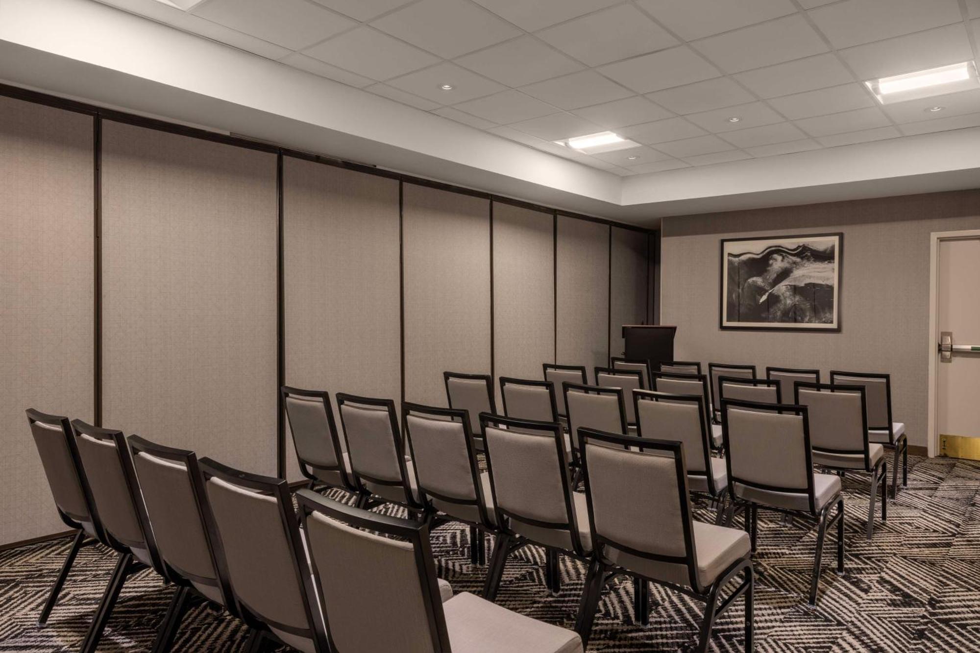 Hyatt Place Detroit/Ютика Экстерьер фото
