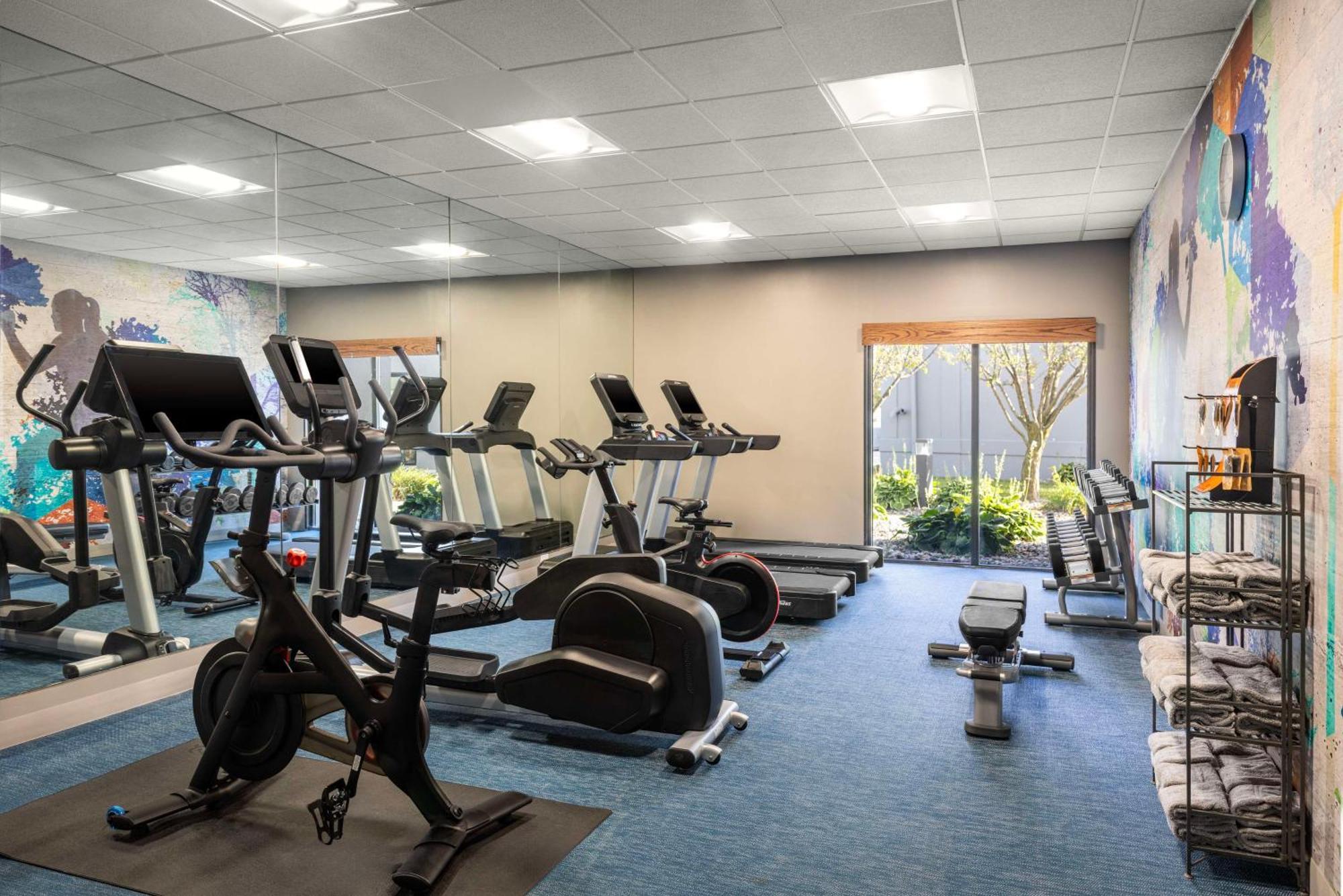 Hyatt Place Detroit/Ютика Экстерьер фото